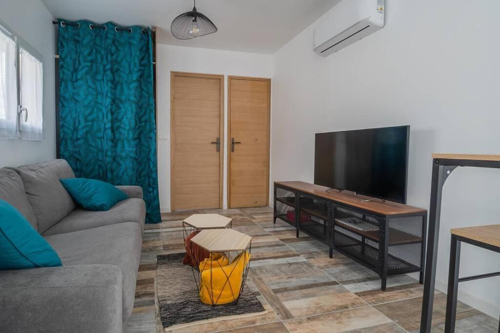 Maison Avec Jardin, Parking Entre Mer Et Montagne Le Revest-le-Eaux Ngoại thất bức ảnh